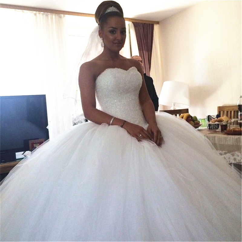 

Crystal Beaded Wedding Dresses New Luxury Designer Sweetheart Tulle Puffy Ball Gown Lace up Bridal Gowns 2019, White