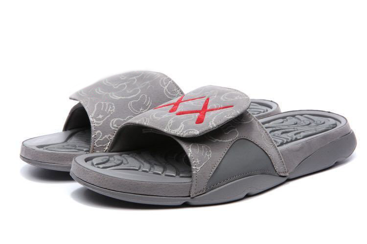 High Quality 4 4s KAWS Slippers Men Kaws XX Cool Grey Glow Slides ...