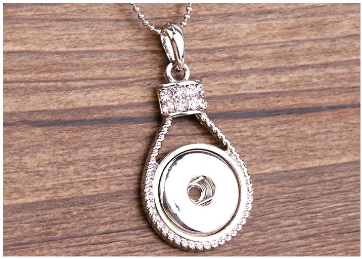 

Noosa Snap Jewelry Alloy Pendant with Rhinestone Interchangeable Lock Shape DIY Europe Chunks Necklace fit 18MM Button Wholesale