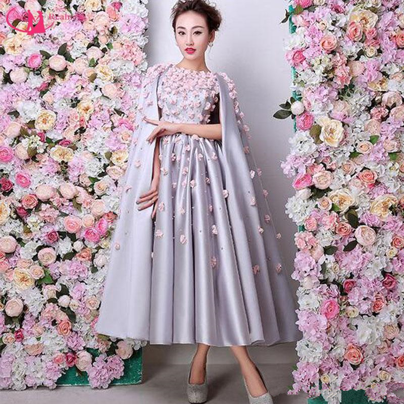 2021 Occasion Occasion Robe de soirée Designer Fashion Tea Longueur Longueur Dames avec Cape Argent Satin Satin