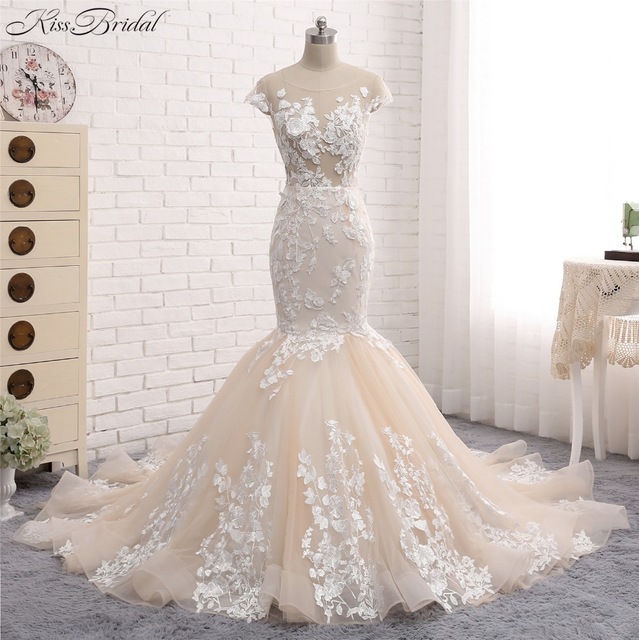 

New Sexy Long Wedding Dress Scoop Neck Sleeveless Chapel Train Appliques Lace Tulle China Bridal Gowns Vestido de noiva, Ivory