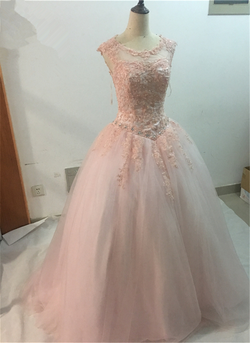 

New Sexy Tulle Scoop Ball Gown Quinceanera Dresses 2017 With Appliques Beads Sweet 16 Dresses For 15 Year Prom Gowns QS1008, Champagne