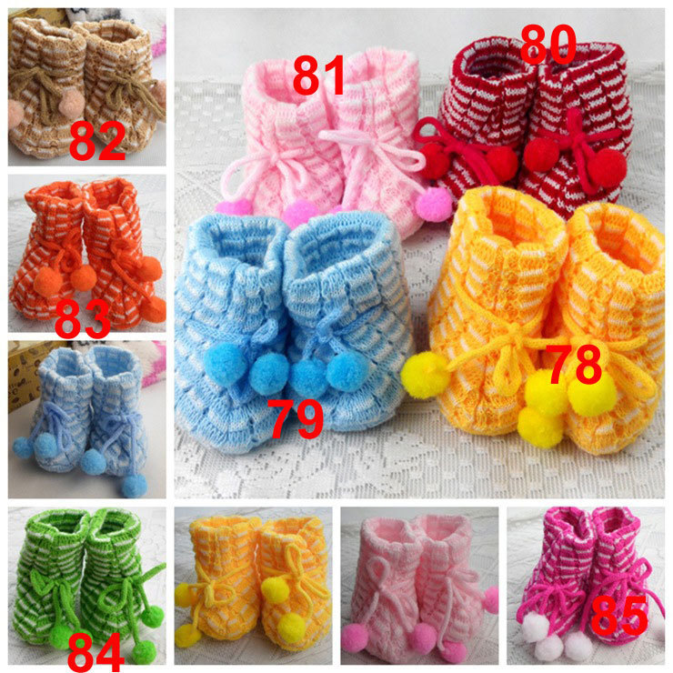 

01 years old free size indoor warm hand knitting baby prewalker shoes, Multi-color