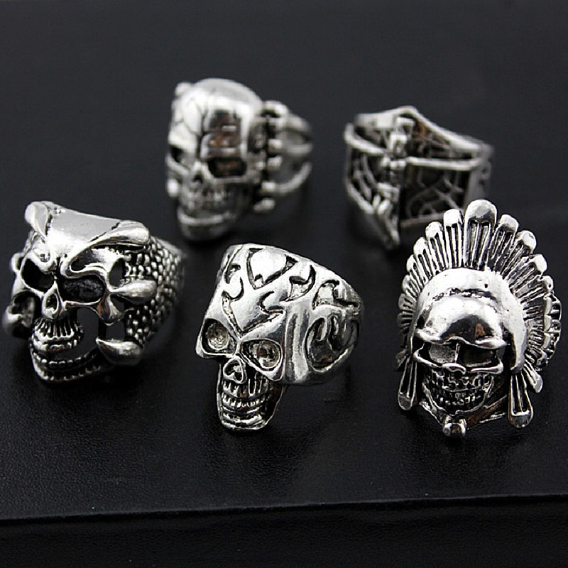 

2017 Fashion Silver and Gold mix styles Men's Punk Rock GOTHIC Skull Jewelry BIKER Rings Wholesale Lots Brand New