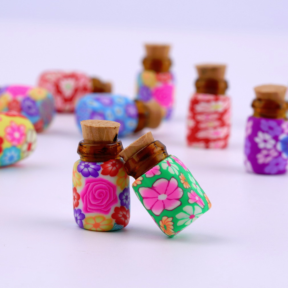 

Wholesale- 10 pcs Mini Glass Polymer Clay Bottles Containers Vials With Corks arrival Can put in some powder or Beads & Jewellery Factory price expert design Quality