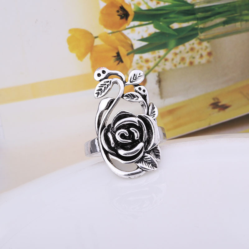 

fashion jewelry 925 silver Foreign trade jewelry Europe and America New roses ladies retro ring Fit Pandora creative