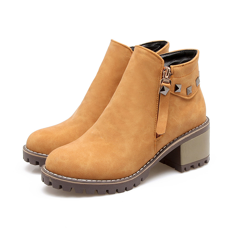 Fashion Rivet Ankle Boots For Women with Zipper 2017 Autumn Soft Leather Square Heel Woman Casual Shoes Boots Big Size 43