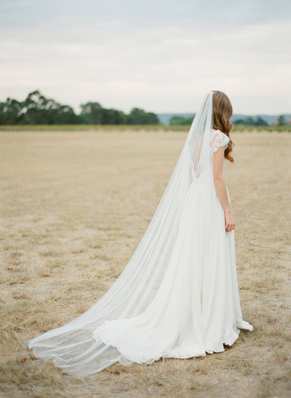 

One Layer White Ivory Champagne Wedding Veil Cut Edge Tulle Bridal Veil Tulle with comb 160a