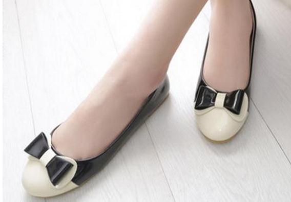 

The new spring and summer 2017 single shoes round head light with flat big yards for women's shoes FuRuiSource, Black