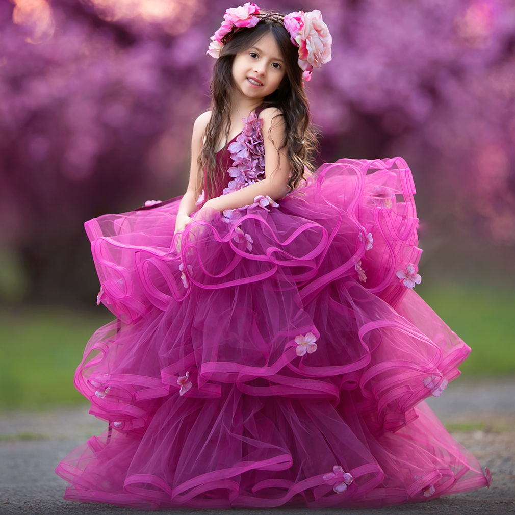 

Amazing Ball Gown Girls Pageant Gowns With Flora Appliques Ruffles Tiered Halter Neck Flower Girl Dresses Organza Puffy Kids Party Dresses, Fuchsia