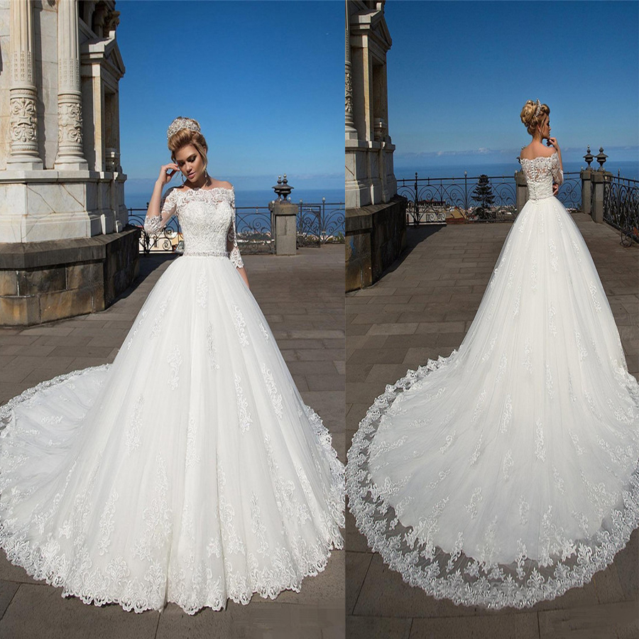 

Vintage Bateau Wedding Dresses Lace Appliques 3/4 Sleeve vestido de noiva Sheer Sexy A-Line Wedding Bridal Dress, Red