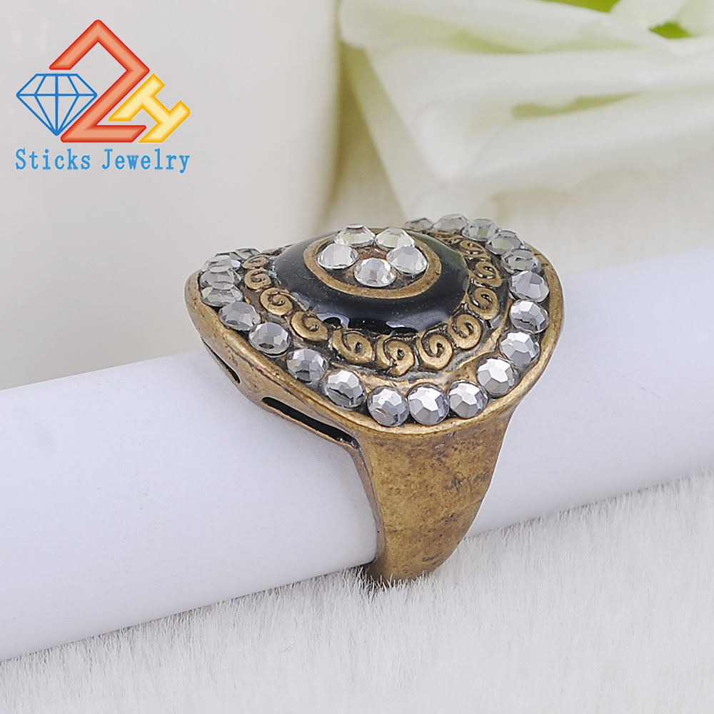 

Sticks Jewelry Vintage Bronze Trendy Ring Zinc Alloy Round Rhinestone Enamel Charm Ring for Women and Men Party