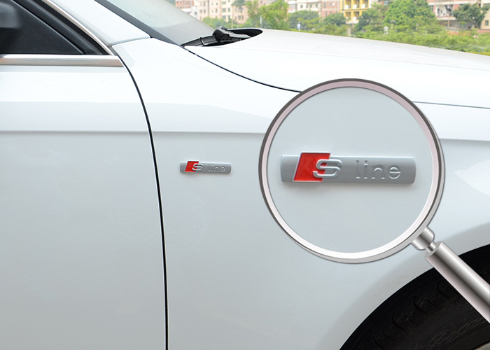100 pcs / lot en gros autocollants de voiture 3D Emblem Badge S Lettres Lettres Style pour Audi Logo Accessoires Auto Sac Opp