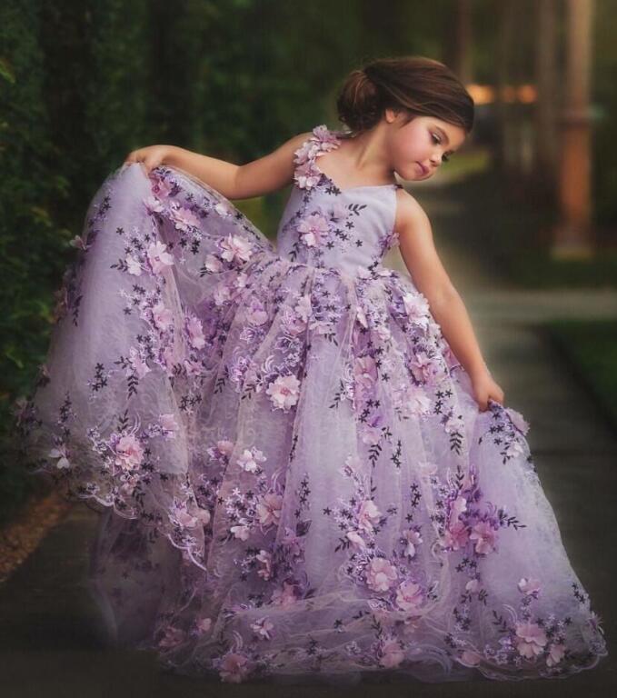 Robes de fille de fleur brodées violet clair robes de concours de filles de fleur à la main longueur de plancher à lacets robe de communion de bé