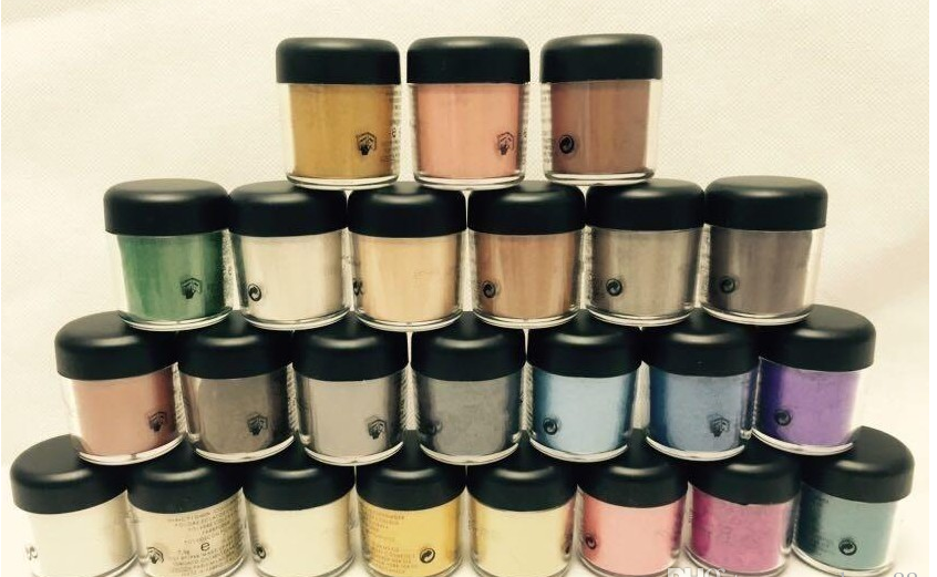 Livraison gratuite! Nouveau maquillage chaud 7.5g pigment fard à paupières/ombre à paupières avec couleurs anglaises nom mélange 24 couleurs