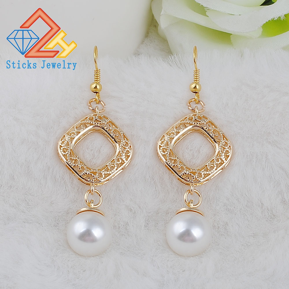 

Sticks Jewelry Hot Sell Dangle Earring Geometris Copper Hollow out Accessories Trendy Earrings for Women Pearl Luxury Fashion Jewelr