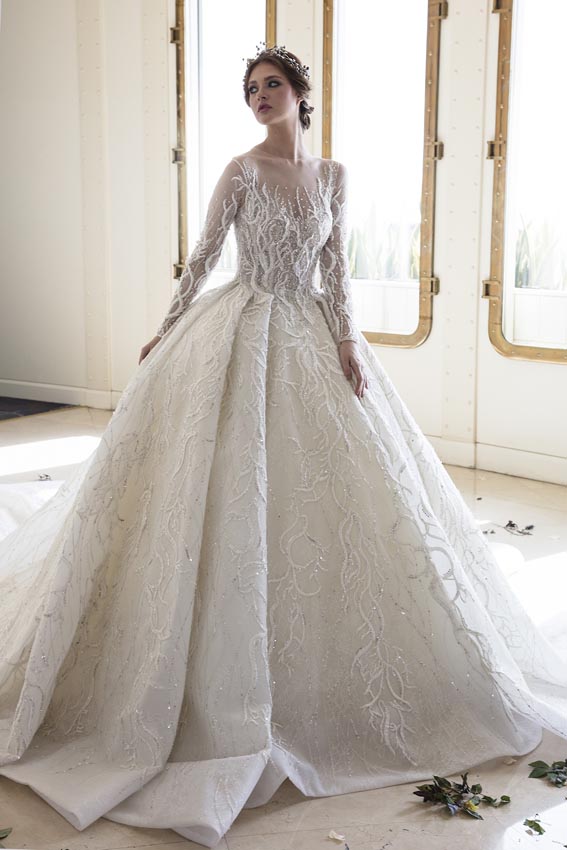 

Long Sleeve Wedding Dresses Applique Sweep Train Plus Size Wedding Gown Sheer Jewel Neck Sequins Country Bridal Dress Vestido De Novia, White