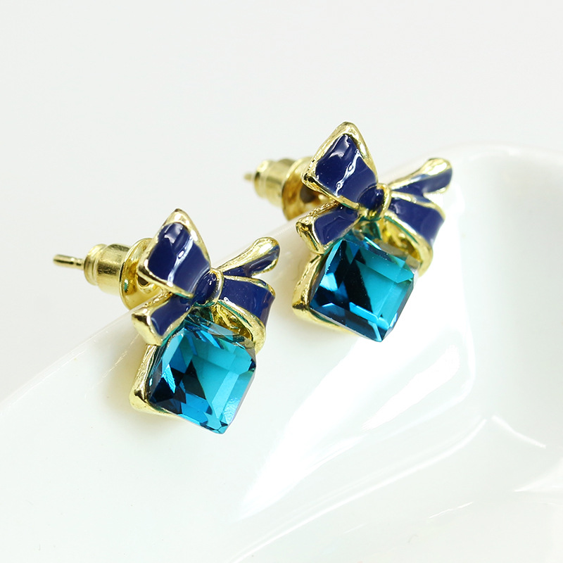

Hot Selling Fashion Chic Shimmer Gold Bow Blue Cubic Crystal Earrings Rhinestone Anti Allergy Stud Earrings For Women Jewelry