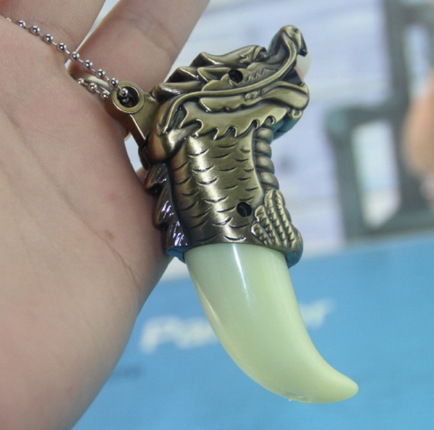 

Dragon Tooth Shape Creative gadget Windproof Portable Inflatable Smoking Cigarette Torch Lighter Butane Gas Lighter For Men Women Gifts