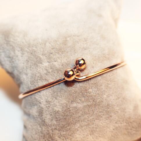 

Rose Gold Plated Brief Bnagles for Women Fashion Jewlery Accessories