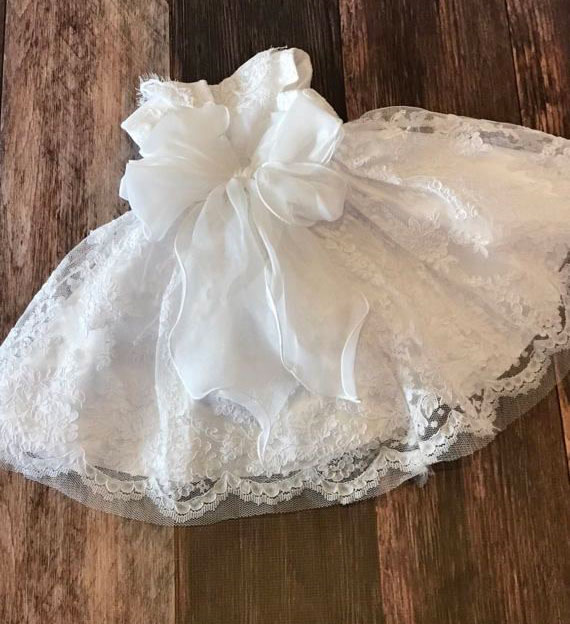 

Hot Selling Sweet White Flower Girl Dresses with Soft Chiffon Bowknot for Wedding Party V Back Tulle Sleeveless for Kids, Brown