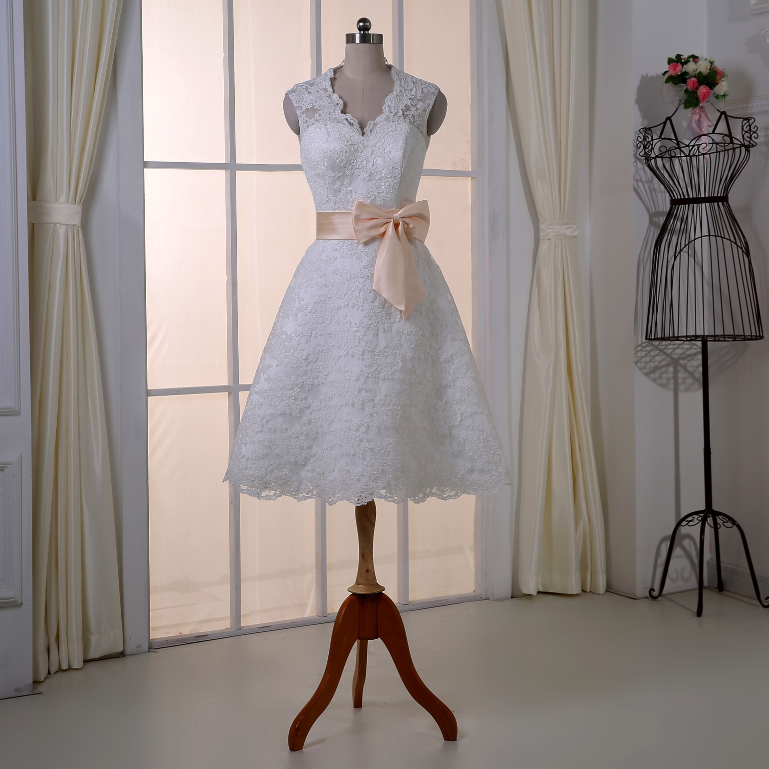 

50s Wedding dress Short Lace Dress Tea Length Bridal Gowns V Neck Key Hole Back RLL027, White