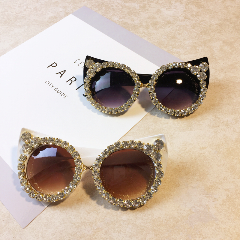 

Women Luxury Sunglasses Brand Designer Luxury Rhinestone Sexy Cat Eyes Sunglasses Vintage Shades Eyewear