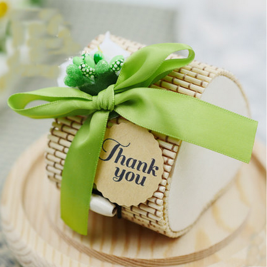 

30pcs Creative Heart Shape Bamboo Wedding Favors Candy Boxes Bomboniera Party Gift Box with Tags + Flowers + Bowknots