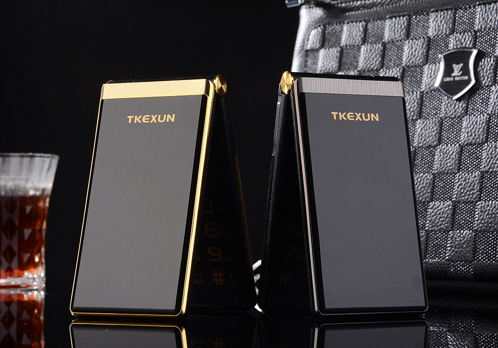 

Luxury Unlocked Double Display Cell Phones Touch big screen 3.0 inch Business flip quick sos key metal body senior men dual sim card mobile cellphone, Black-gold