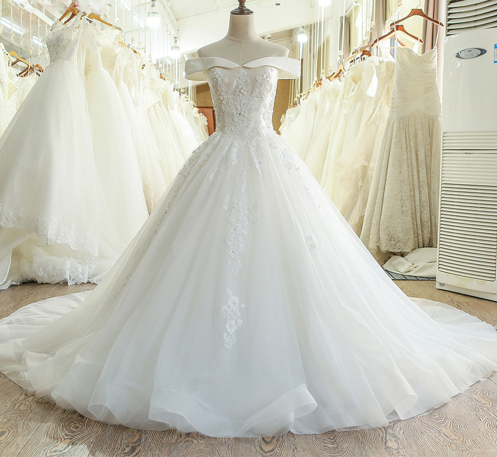

Elegant Ball Gown Wedding Dresses Cheap Long With Sleeves Applique lace Beading Court Train New Arrival Plus size Wedding Gowns, Black