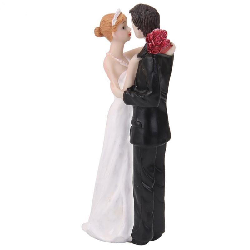 2019 Romantic Resin Holding Bride Groom Figures Funny Wedding Cake