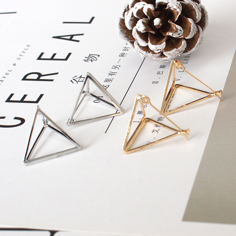 

Simple and creative stud geometric three-dimensional triangular hollow earrings personalized cool earrings accessories wholesale