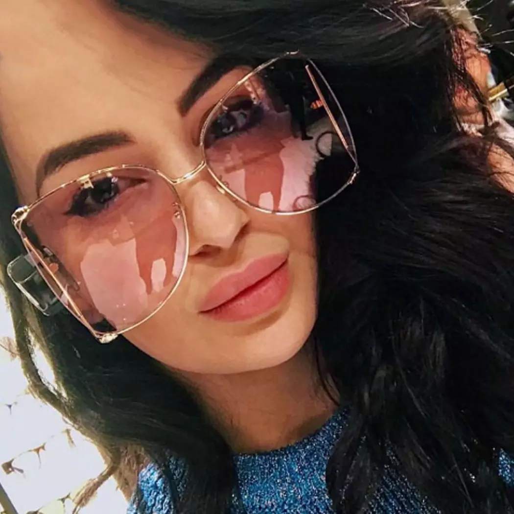 Designer Metal Frame Women Square Sunglasses Fashion Oversized Female Mirror Sun Glasses Ladies Clear Pink Shades