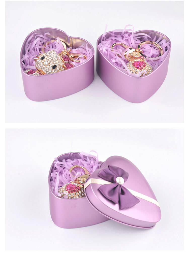 

brand new key chain rings box packing metal material heart shape 93*90 *45mm size jewelry box keep goods safe and dry, Black;white