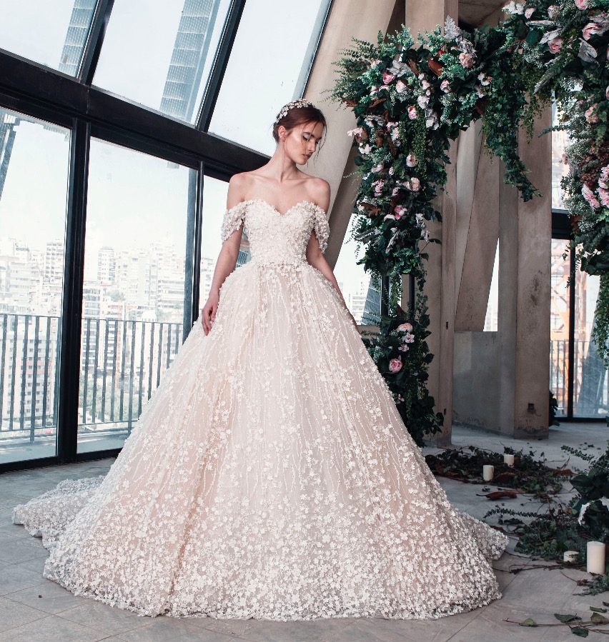 

Tony Ward Chapel Luxury Wedding Dresses 3D Floral Appliques A Line Off The Shoulder Long Train Country Bridal Gowns vestidos de novia Plus, Champagne