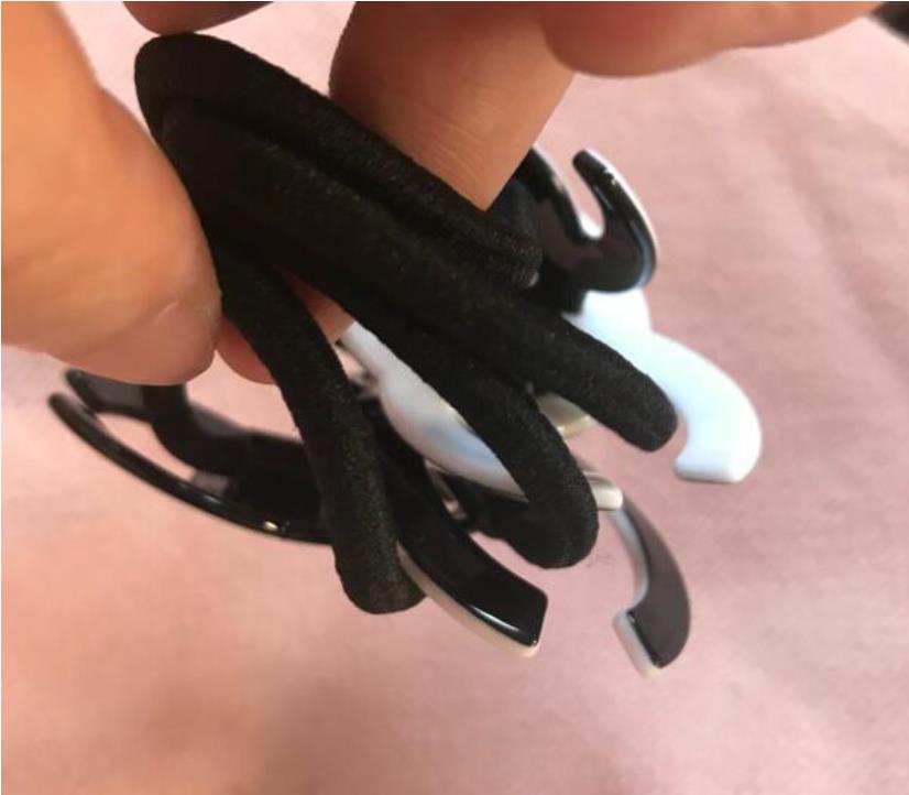 

Classic White and Black pattern Accessories for Ladys collection Hair Tie Items Acrylic Hair Rope VIP Party gift