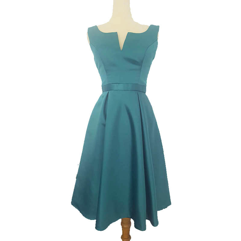

Elegant Short Mother Of The Bride Dresses Sleeveless Ruffles Knee Length Backless Green Short Mother Party Dresses Wedding Guest Dresses