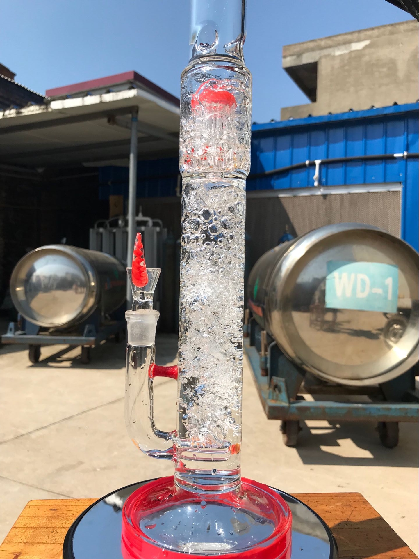 

21-inch big red bong big rod drill with suction design and 19mm twisted small bowl free shipping