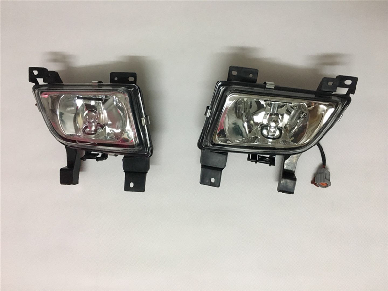 

Front bumper light fog lamp assembly with bulb for Mazda 323 1998 BJ Premacy 2001 CP B25G-51-680/690 19-5269/70-A0