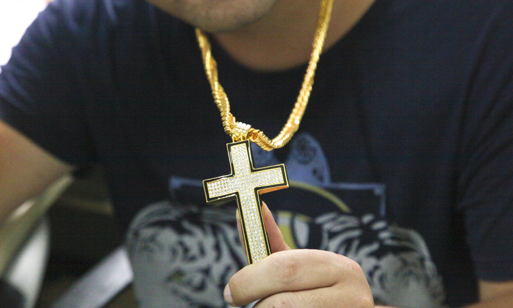 

Hip Hop Gold Color Titanium Stainless Steel 5 Row Micro Pave Rhinestone Iced Out Bling Cross Pendants Necklaces for Men Jewelry