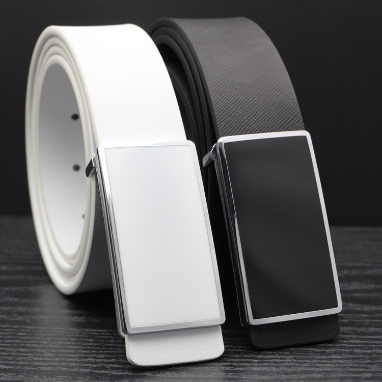 

Stylish white and black leather strap man Korean edition, trendy youth simple and smooth casual belt male, free shipping.