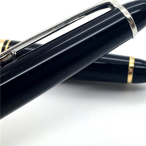 

MSK-145 Turning Cap Platinum Line M Ballpoint Pen with black resin fine star with series number
