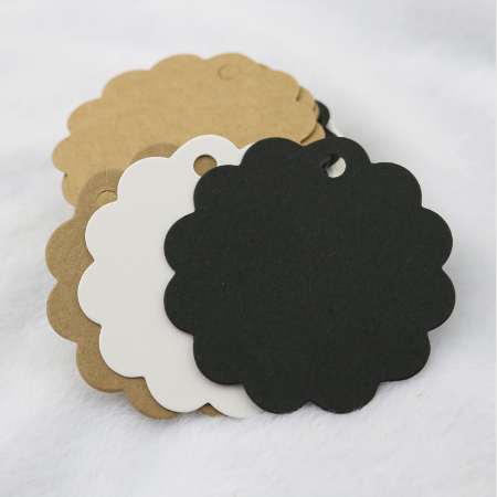 

100pcs 5.8cm Scalloped Kraft Paper Card Blank Brown Black White Tag Wedding Favour Gift Tag Jewelry Price Label DIY cards