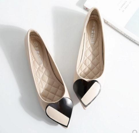 

Free send Hot pointed end flat bottom Shallow mouth Spring 2018 new style Korean version women Single shoes, Red
