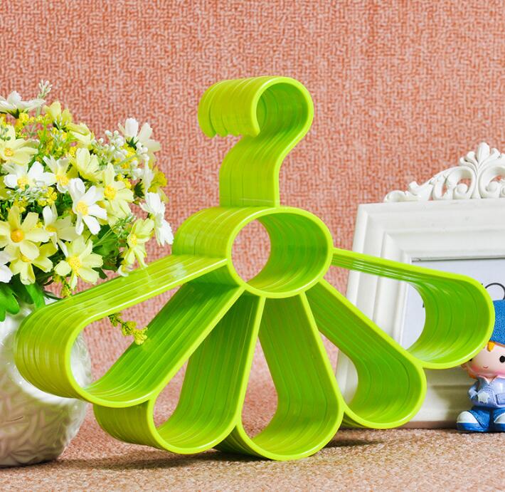 

New arrival Wardrobe hangering hook fashion Pants Hangers five rings Trousers Hanger Tie Scarfs Towel tie clothes Hanger Storage Rack 5pcs