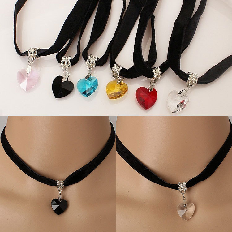 

Europe and the United States velvet belt chain heart-shaped crystal pendant lace black peach heart necklace female simple jewelry wholesale, Silver