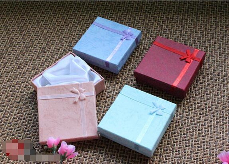 

Jewelry Bracelet boxes Hard Cardboard Necklace Box Paper Case Pendant Packing Gift Box Four Colors 12pcs /Lot 9X9X2.8cm