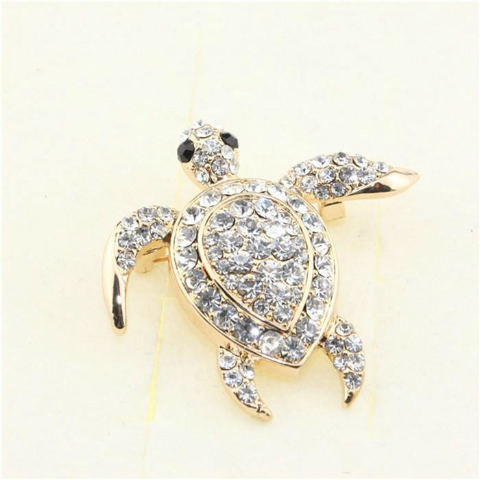 

New Arrival Cute Little Sea Turtle Brooch Tortoise Corsage Pins Brooches Christmas Gift Jewelry Enamel Crystal Balls Luxury Brooch