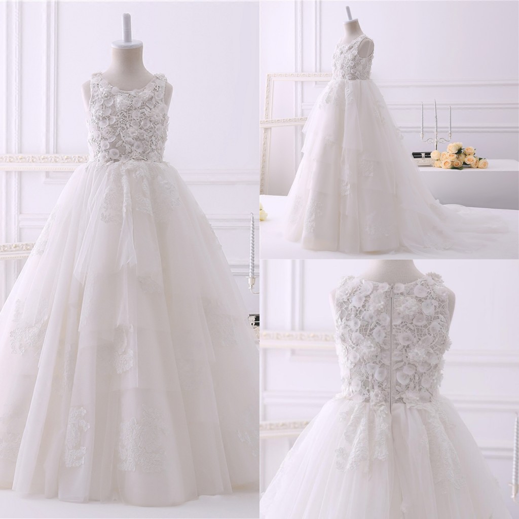 

Stunnning Flower girls Dresses Ball Gown Pleats Tulle with lace Applique Zipper Back Sweep train Girls Party Dress, Champagne