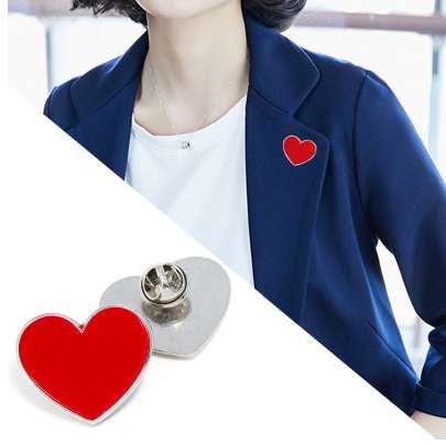 

Classic red heart shaped brooch, romantic sweet women's accessories, jewelry, business clothes, accessories.